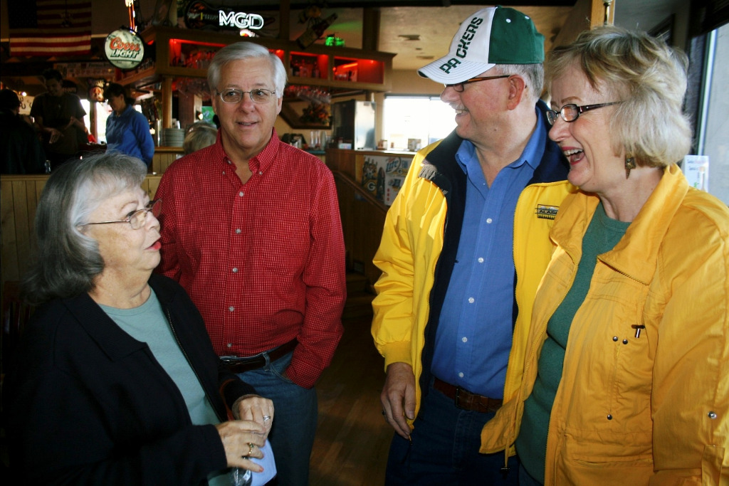 Bob/Mel Wohlust Carter talk to old neighbor Dennis/Sharon Petersen Broege (Stevens Point, WI)